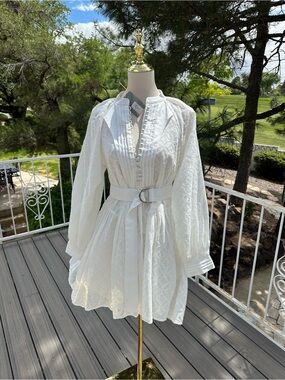 Roiii White Lace Belted Mini Dress